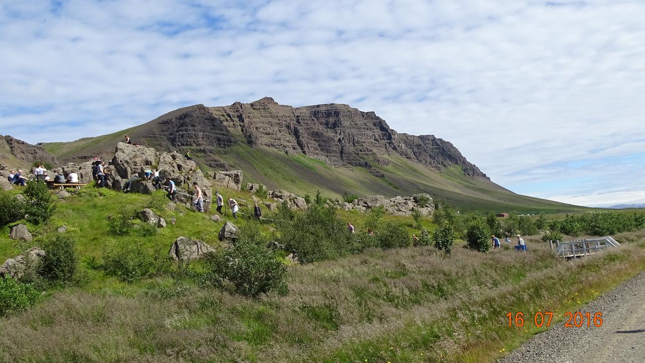 レイクホーラル Mithjanes Reykholahreppゲストハウス エクステリア 写真